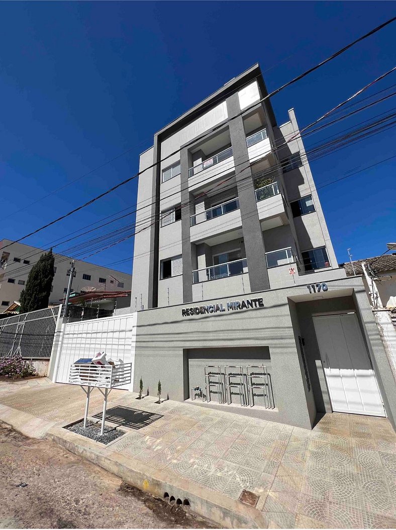 M202- Apartamento c/ Suíte Completo Patos de Minas